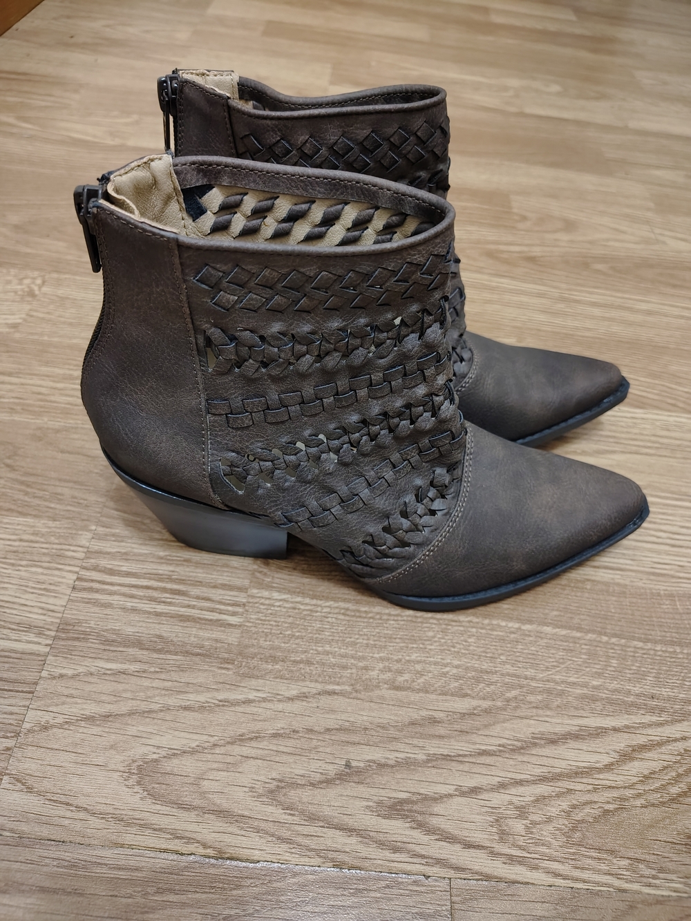 Seven Dials Quinn Women's Size 6.5M Woven Cowgirl Style Brown Ankle Boots